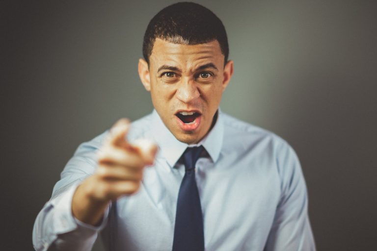 5 SIMPLE STEPS TO CALM AN ANGRY PERSON 1