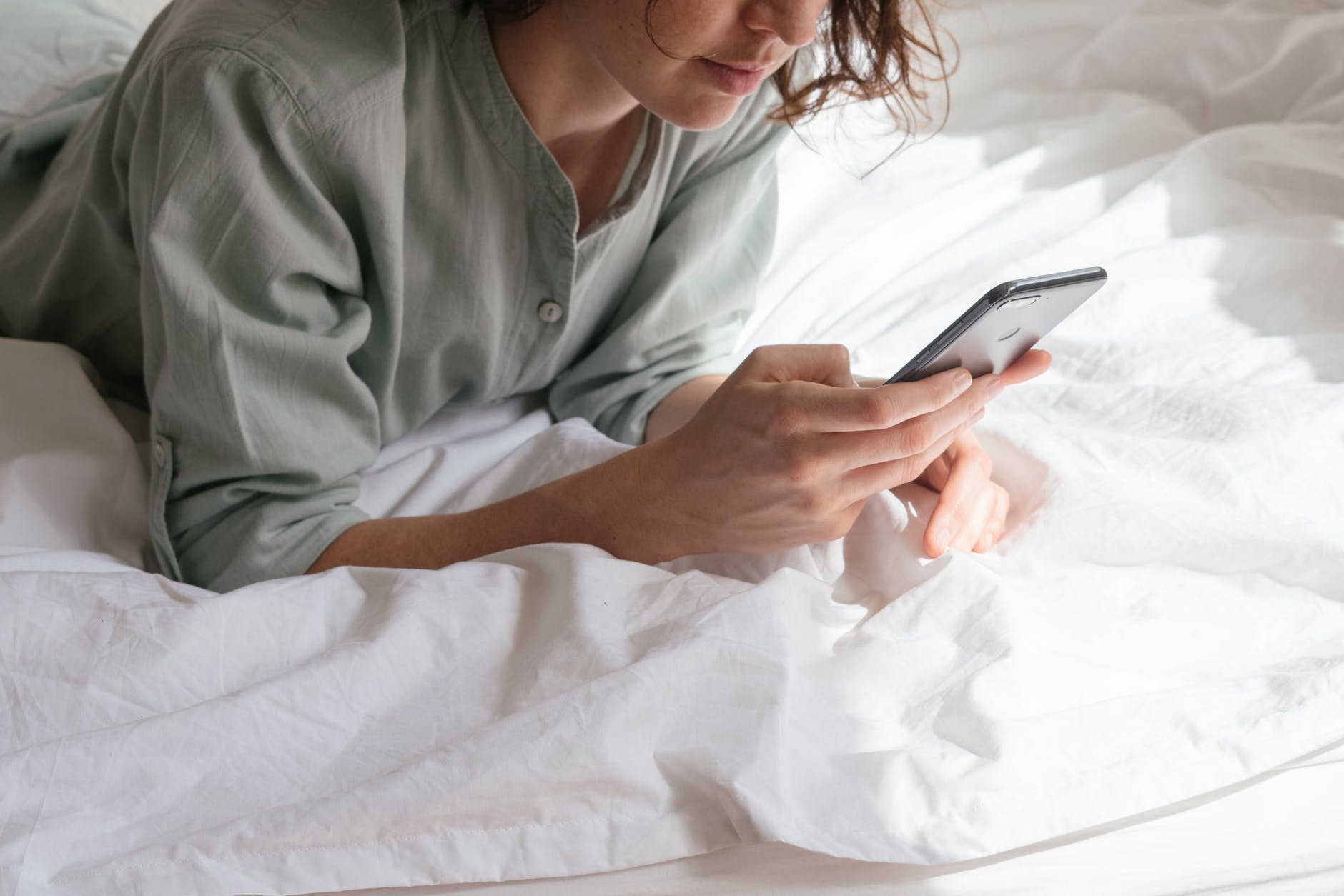 woman using smartphone in bed

how to achieve your wildest dreams through social media